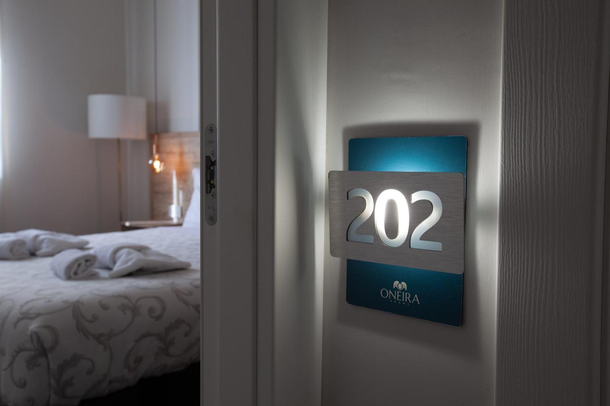 Oneira Rooms 阿格里真托 外观 照片